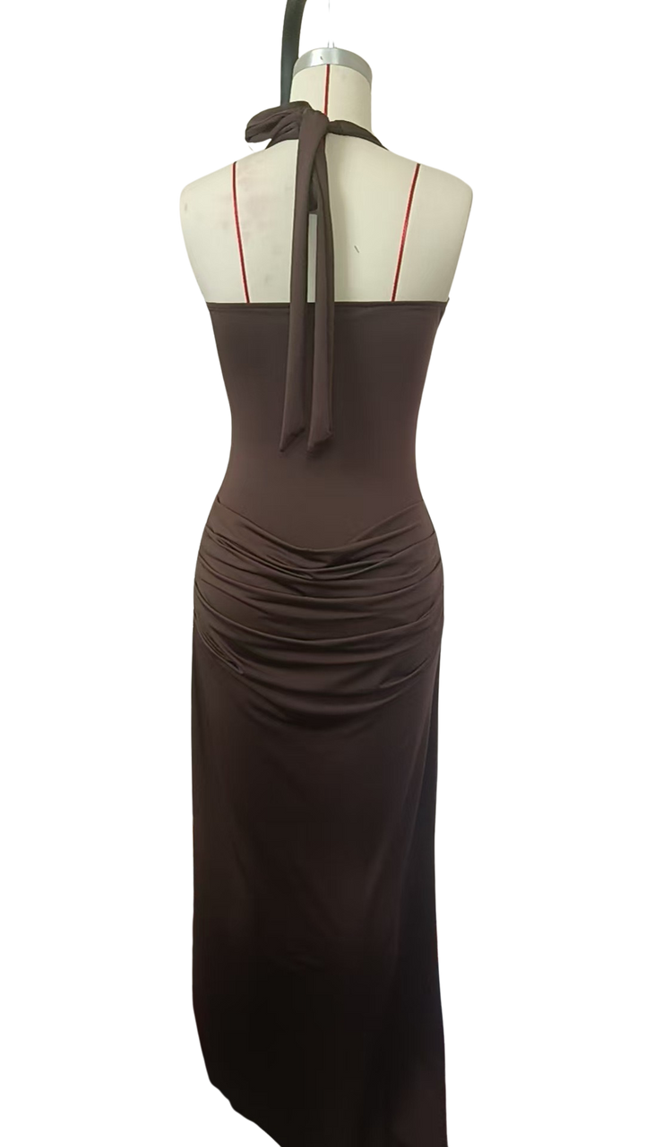 Sasha - Pleated maxi dress with an open back